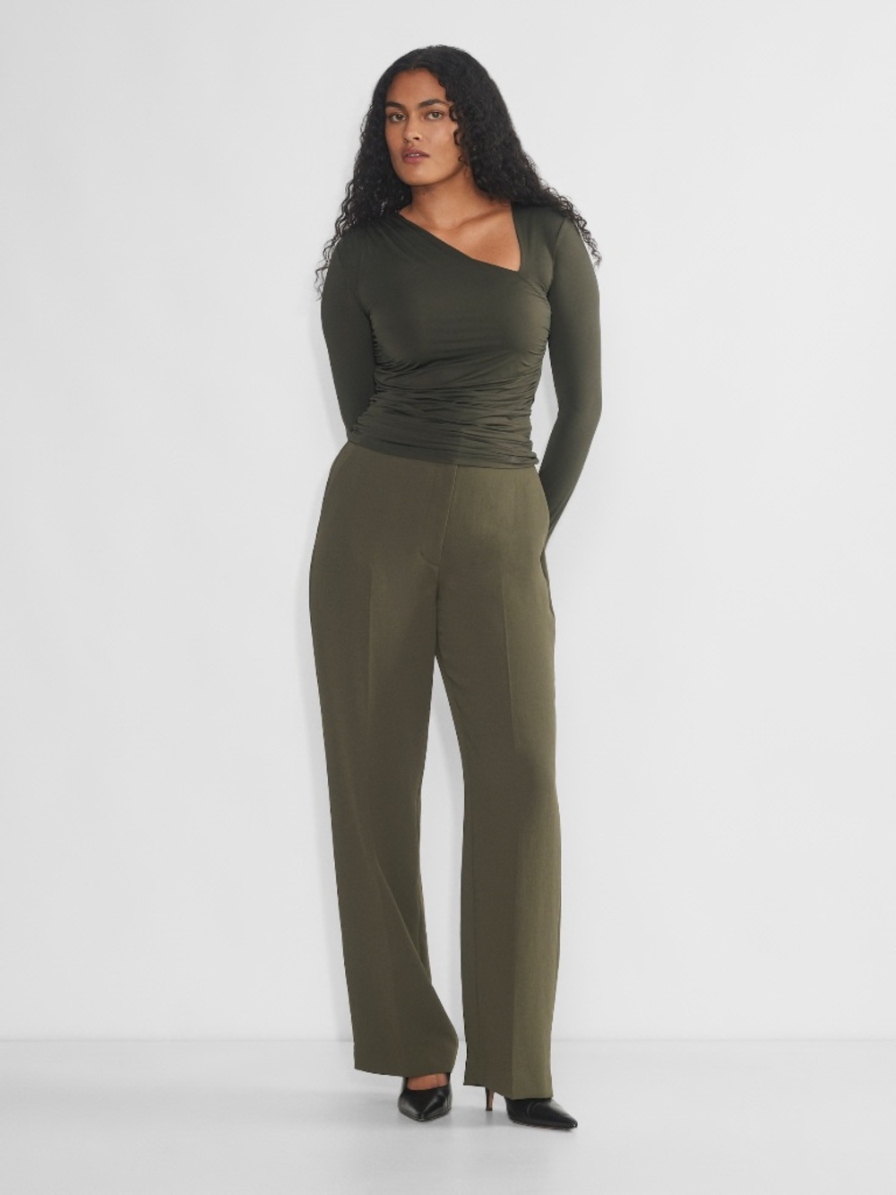 Aritzia Limitless Pant - Curve-Fit - Crepette